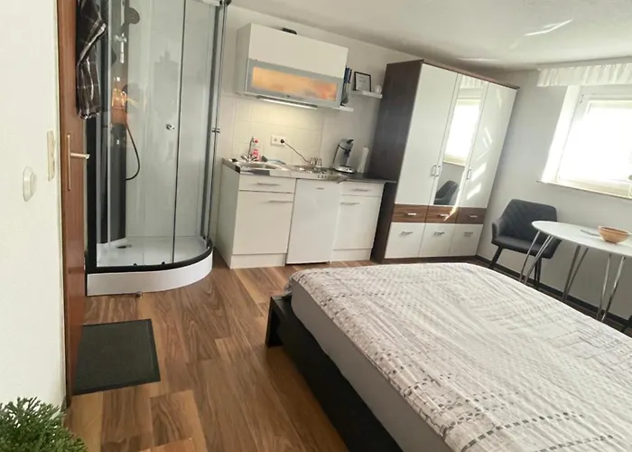 Apartment Schickes Kleines Souterrain *